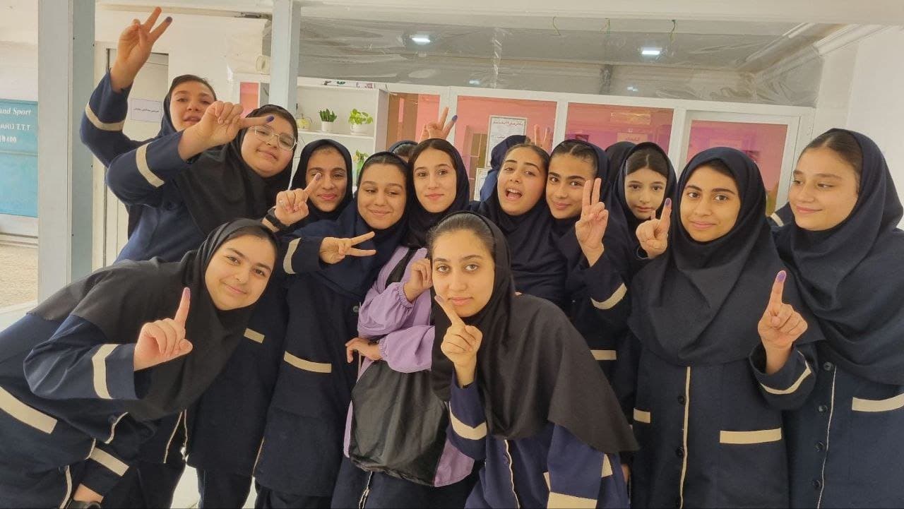 دبیرستان متوسطه اول سیمای نور ماهشهر