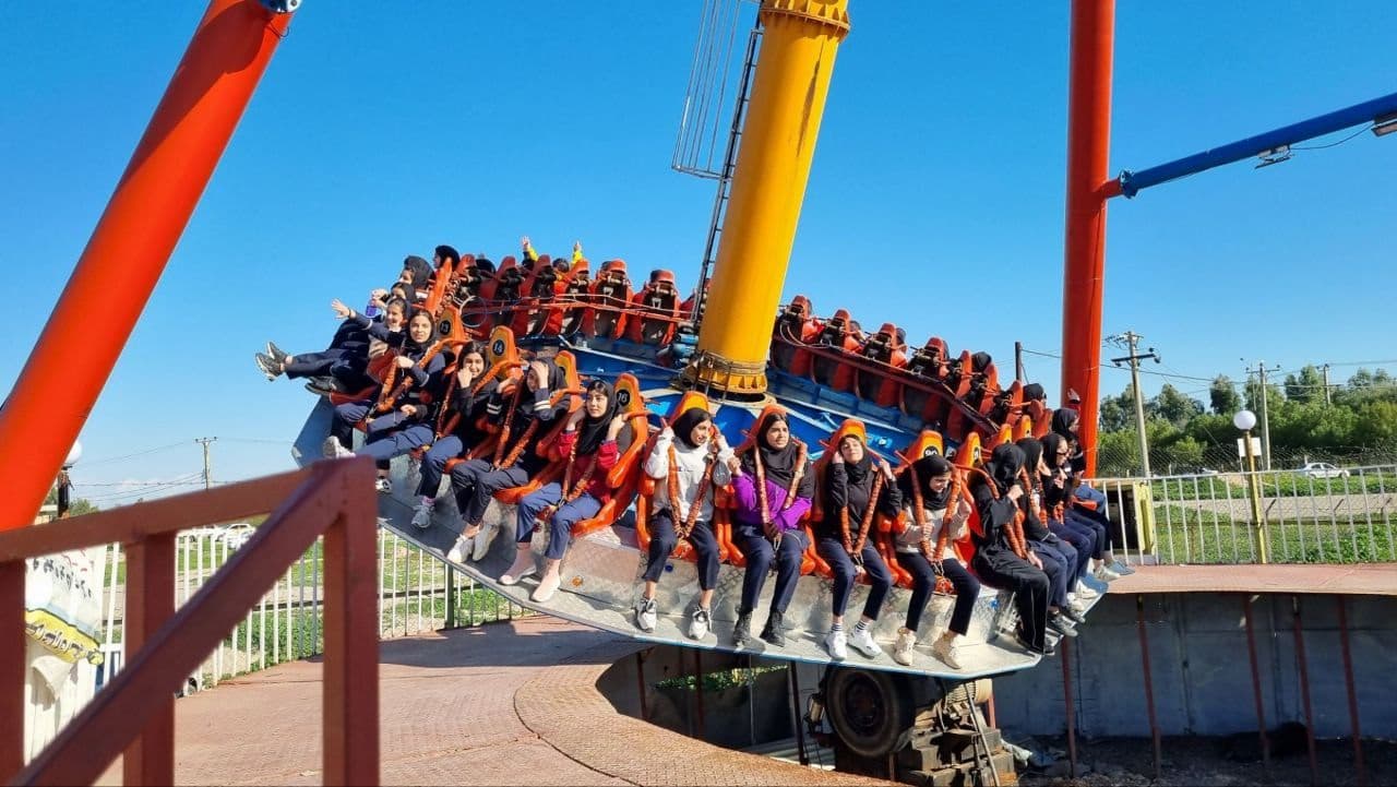 دبیرستان متوسطه اول سیمای نور ماهشهر