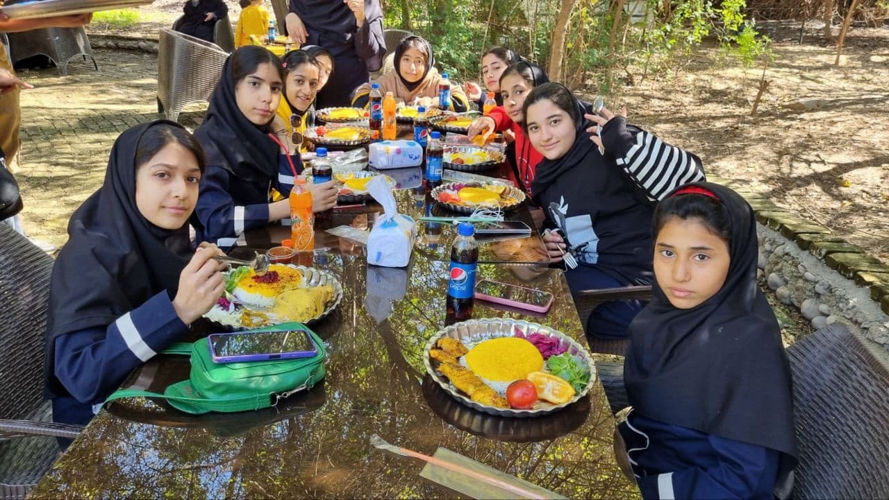 دبیرستان متوسطه اول سیمای نور ماهشهر