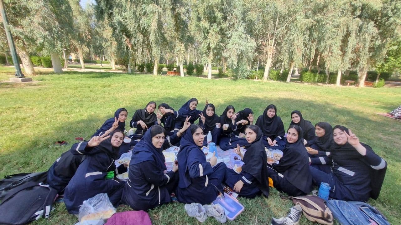 دبیرستان متوسطه اول سیمای نور ماهشهر